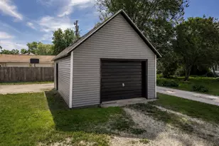 220 W Bennett St, Pontiac, IL 61764 - Photo 42
