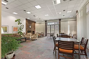 925 Spring Hill Dr, Northbrook, IL 60062 - Photo 20