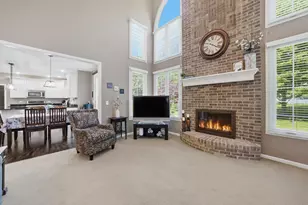 1592 Jeanel Ln, Aurora, IL 60502 - Photo 8