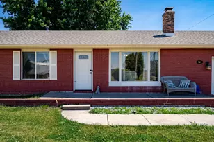 705 Eastview Dr, Mclean, IL 61754 - Photo 4