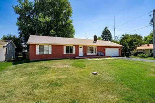 705 Eastview Dr, Mclean, IL 61754 - Photo 2