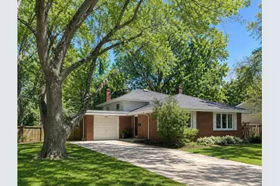 661 N Wren Avenue, Palatine, IL 60067 - Photo 2