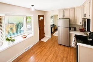 661 N Wren Ave, Palatine, IL 60067 - Photo 6