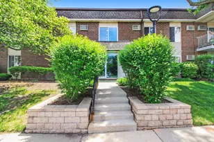 845 Miller Ln, Buffalo Grove, IL 60089 - Photo 2