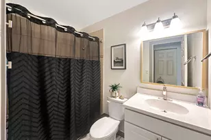 845 Miller Ln, Buffalo Grove, IL 60089 - Photo 12