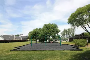 845 Miller Ln, Buffalo Grove, IL 60089 - Photo 24