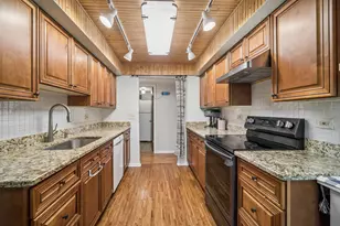 250 W Parliament Pl, Mount Prospect, IL 60056 - Photo 6