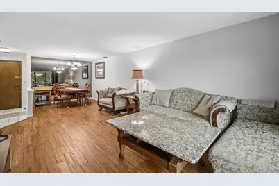 250 W Parliament Place #415, Mount Prospect, IL 60056 - Photo 4