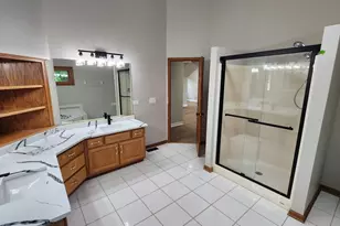 3467 Charlemaine Dr, Aurora, IL 60504 - Photo 10