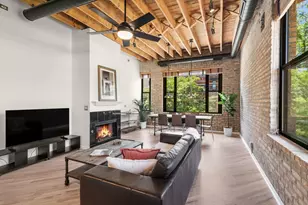 2943 N Lincoln Ave, Chicago, IL 60657 - Photo 2