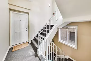 930 W Cuyler Ave, Chicago, IL 60613 - Photo 4