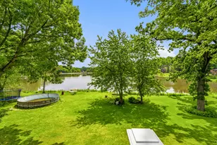 368 Hiawatha Dr, Lake in the Hills, IL 60156 - Photo 12