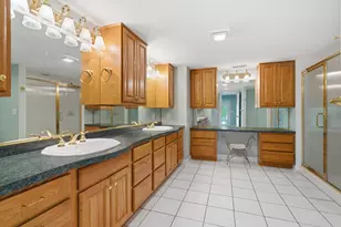 368 Hiawatha Dr, Lake in the Hills, IL 60156 - Photo 26