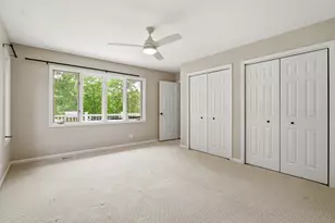 368 Hiawatha Dr, Lake in the Hills, IL 60156 - Photo 14