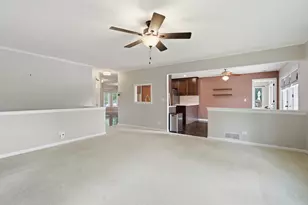 368 Hiawatha Dr, Lake in the Hills, IL 60156 - Photo 6