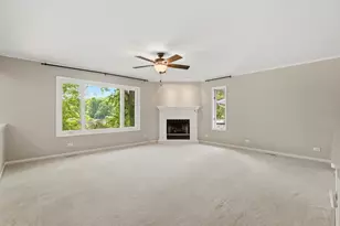 368 Hiawatha Dr, Lake in the Hills, IL 60156 - Photo 4