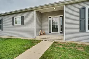 2002 E Grand Ave, Saint John, IL 61873 - Photo 4