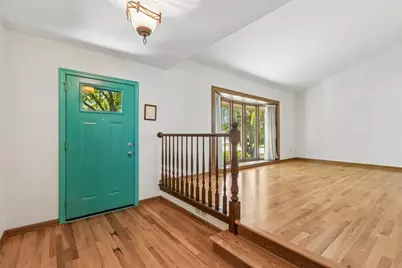 3051 N Huntington Drive, Arlington Heights, IL 60004 - Photo 4