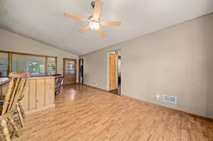 7125 Toms Rd, Rockford, IL 61101 - Photo 10