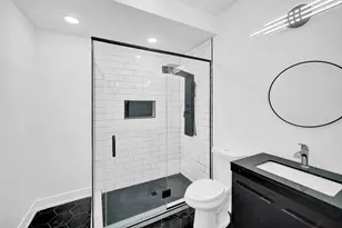 6840 S Cregier Ave, Chicago, IL 60649 - Photo 26