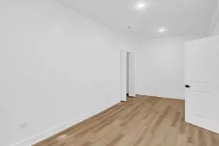 6840 S Cregier Ave, Chicago, IL 60649 - Photo 28