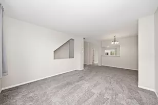 2264 Daybreak Dr, Aurora, IL 60503 - Photo 4