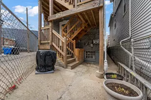 1429 W Barry Ave, Chicago, IL 60657 - Photo 18