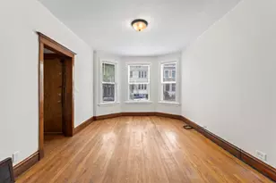 1429 W Barry Ave, Chicago, IL 60657 - Photo 4