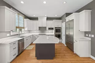 2064 Valor Ct, Glenview, IL 60026 - Photo 8
