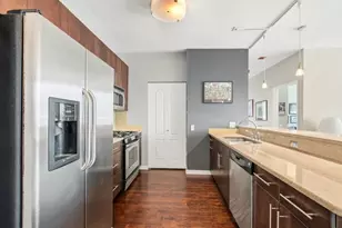 757 N Orleans St, Chicago, IL 60654 - Photo 6