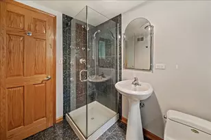 3715 Greenleaf St, Skokie, IL 60076 - Photo 18