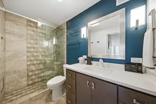 100 E Walton St, Chicago, IL 60611 - Photo 10