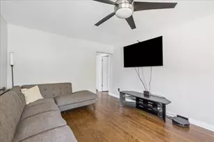 7542 W Bryn Mawr Ave, Chicago, IL 60631 - Photo 2