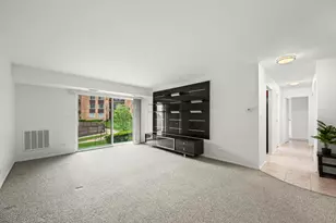 1103 S Hunt Club Dr, Mount Prospect, IL 60056 - Photo 4