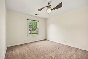 5235 Rockpointe Ct, Gurnee, IL 60031 - Photo 10