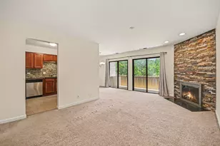 5235 Rockpointe Ct, Gurnee, IL 60031 - Photo 2