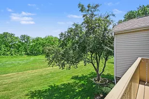 5235 Rockpointe Ct, Gurnee, IL 60031 - Photo 12
