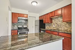 5235 Rockpointe Ct, Gurnee, IL 60031 - Photo 4