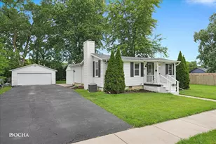 221 Boulevard St, Sandwich, IL 60548 - Photo 1