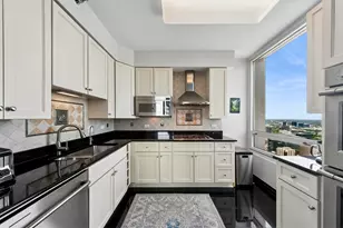 33 W Ontario St, Chicago, IL 60654 - Photo 16