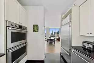 33 W Ontario St, Chicago, IL 60654 - Photo 18