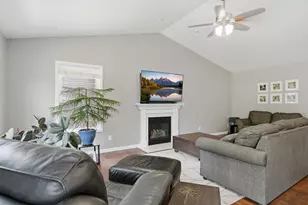 792 Brandon Wyley Dr, Dixon, IL 61021 - Photo 8