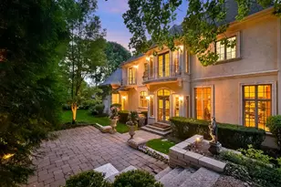 887 Crescent Blvd, Glen Ellyn, IL 60137 - Photo 4