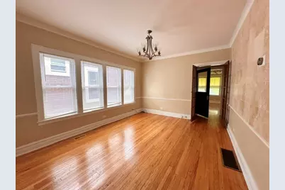 7949 S Manistee Avenue, Chicago, IL 60617 - Photo 2