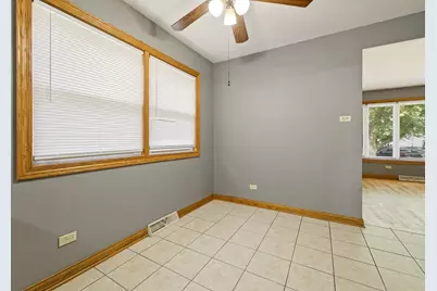10817 S Avenue G, Chicago, IL 60617 - Photo 8