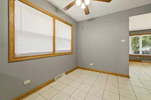 10817 S Ave G, Chicago, IL 60617 - Photo 8