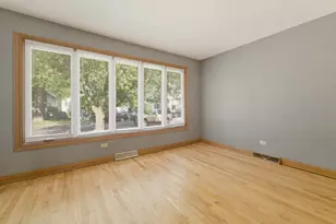 10817 S Ave G, Chicago, IL 60617 - Photo 4