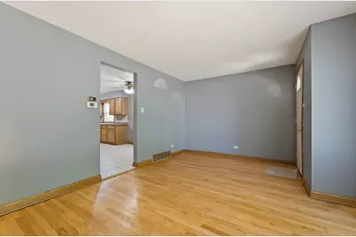 10817 S Avenue G, Chicago, IL 60617 - Photo 14