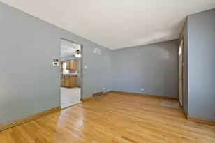 10817 S Ave G, Chicago, IL 60617 - Photo 14