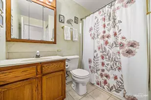 1103 Stratford Ct, Elgin, IL 60120 - Photo 16